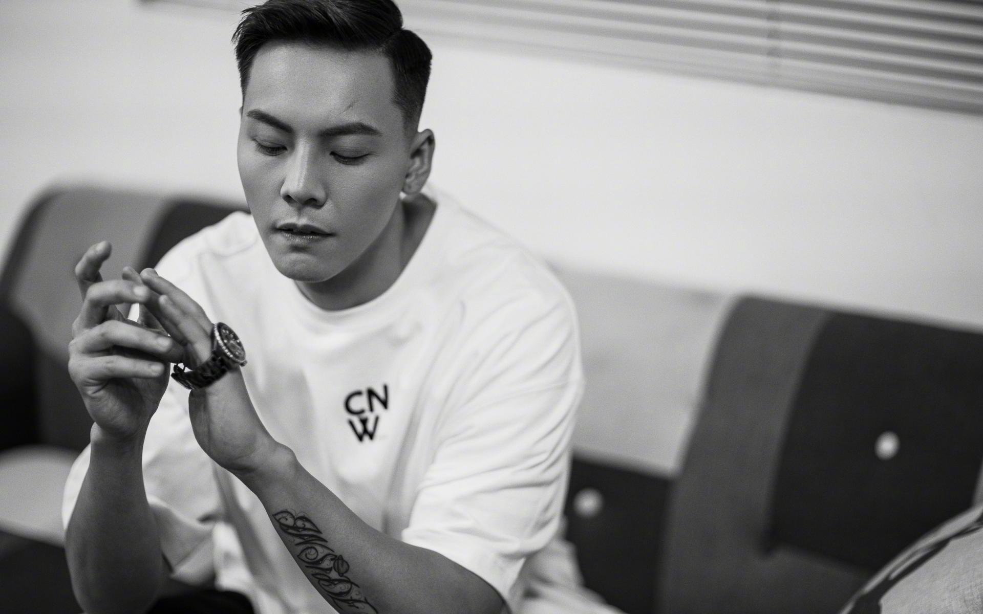 未来“足球新星”展翅高飞,欧冠舞台显锋芒,未来的足球新星