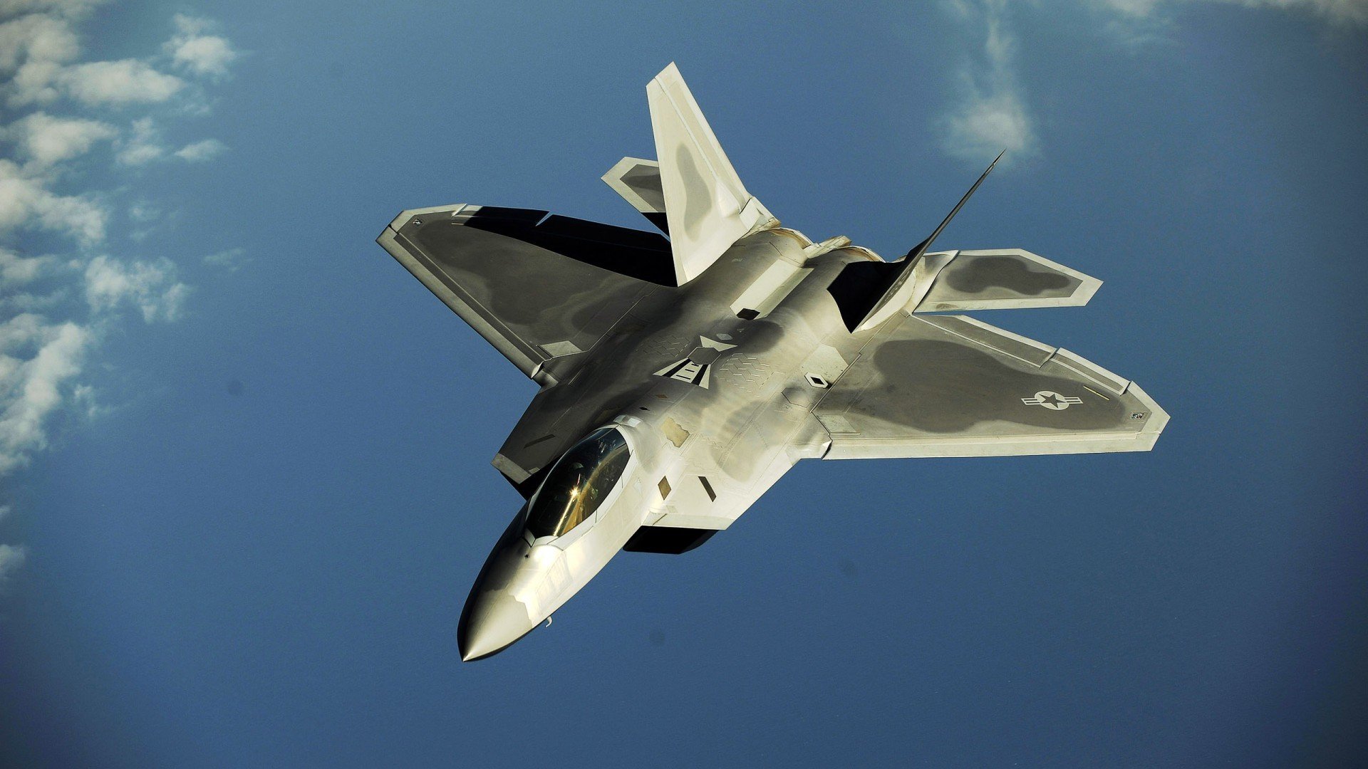 FB体育在线-英超“金牌教练”频频变动，为战术创新添动力，英超冠军教练