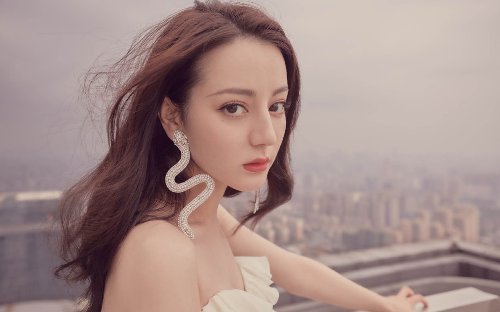 FB体育官网-《湖人替补席表现出色，球队深度得到体现》，湖人队替补球员